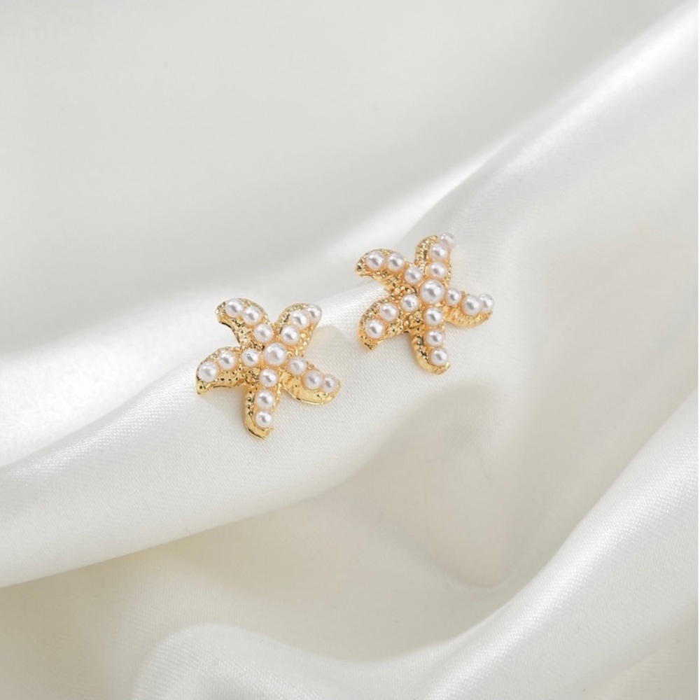 🌵 Gold & Pearl Starfish Earrings